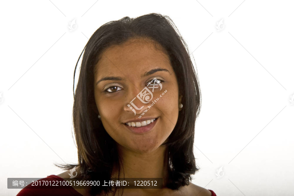 黑暗的美麗與明亮的微笑和眼睛