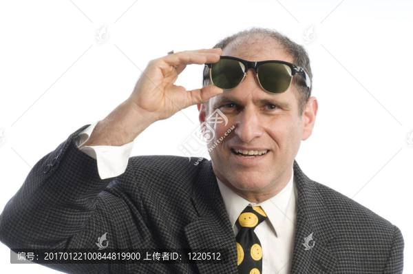 復(fù)古復(fù)古人像太陽(yáng)鏡的商人