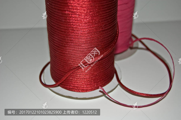 勃艮第鼠尾色帶卷軸