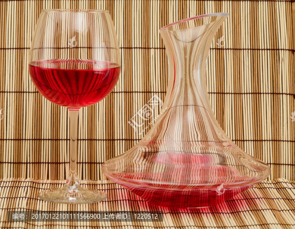 靜物與酒瓶和酒杯