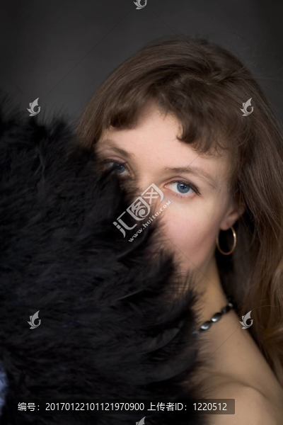 帶著扇子的女孩的肖像