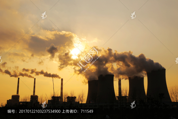 發(fā)電廠冬日傍晚