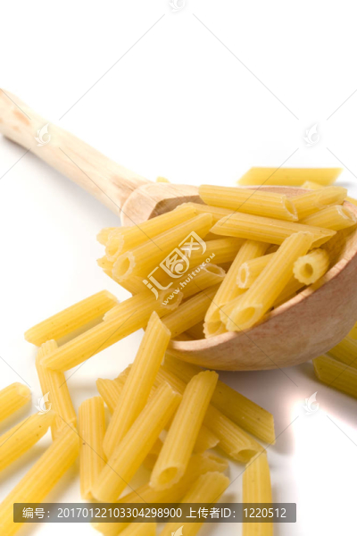 在木勺子通心粉