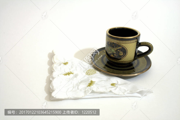 希臘咖啡杯和碟；和餐巾