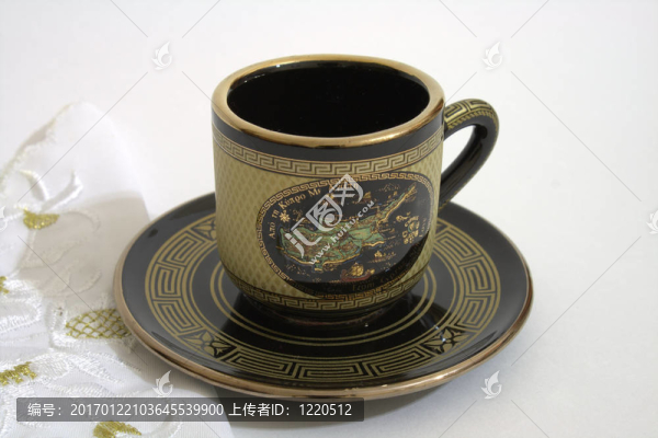 希臘咖啡杯和碟；和餐巾