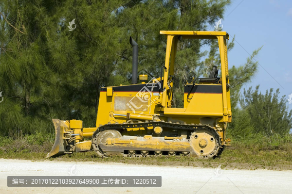 一個(gè)小型推土機(jī)