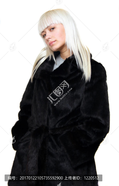 年輕的金發(fā)女人