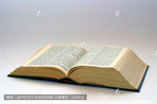 打開古老的書