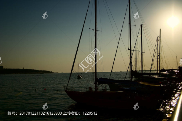 海洋游艇的輪廓