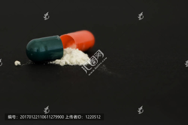 打開(kāi)膠囊