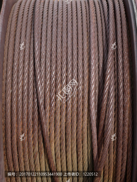 生銹的金屬線(xiàn)圈電纜