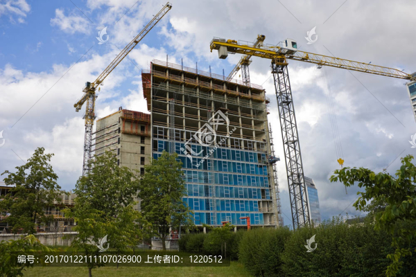 辦公建筑；起重機