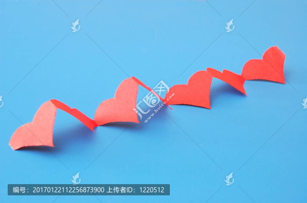 紅色的心顯示愛