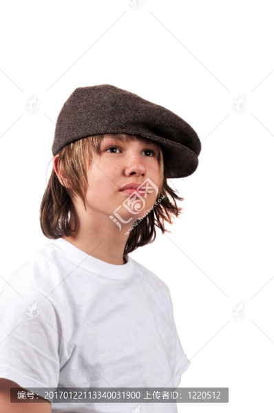 在白色背景上的年輕的年輕人