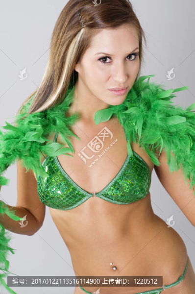 年輕漂亮的女人