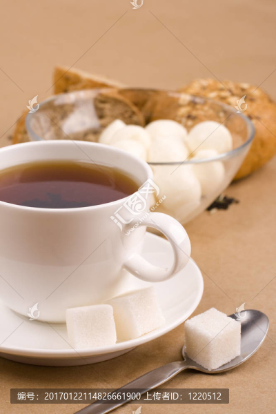 一杯茶；干酪和面包