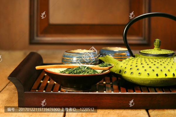綠色鑄鐵茶壺