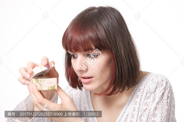 快樂(lè)的小女人