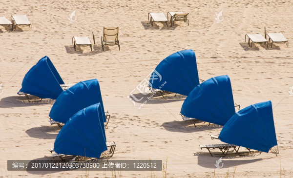 Beach的藍(lán)色太陽(yáng)傘