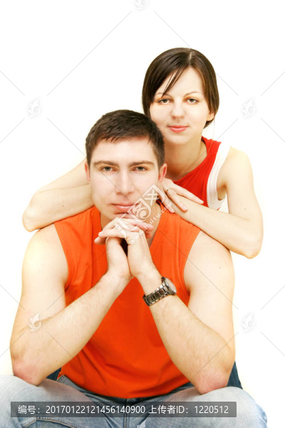 年輕夫婦白色