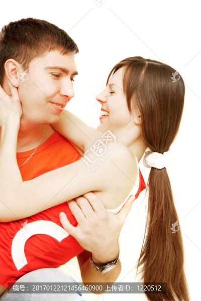 幸福的年輕夫婦白色