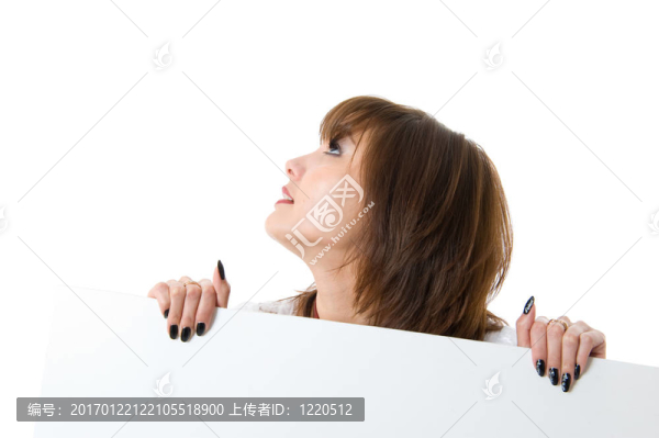 美麗的女人拿著一個廣告牌。