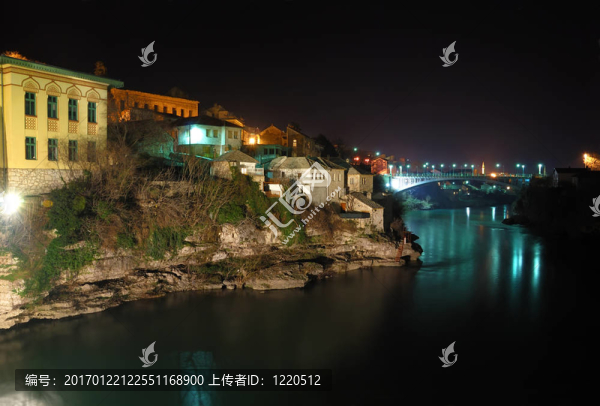 莫斯塔爾老城的夜晚