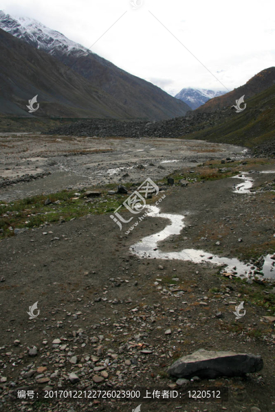 穿越默納利山立；印度