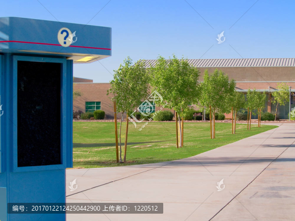 大學(xué)校園里的信息亭