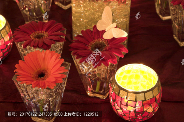 餐桌的裝飾品