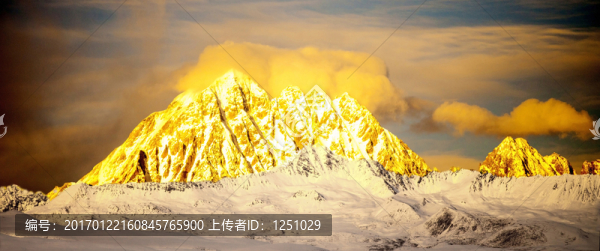 日照金山