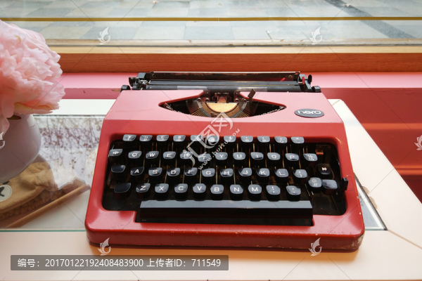 老式打字機(jī)