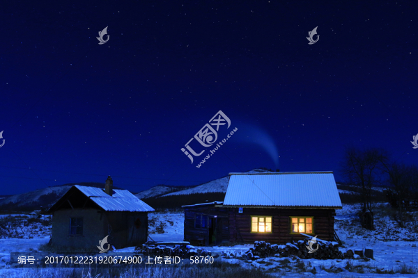 星空下的農(nóng)家院炊煙裊裊
