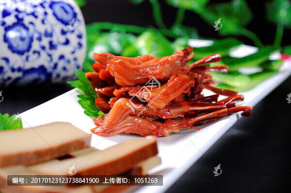 豆干拼鴨舌