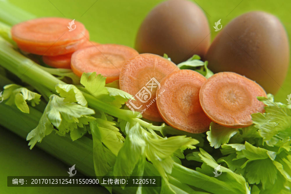 雞蛋和蔬菜