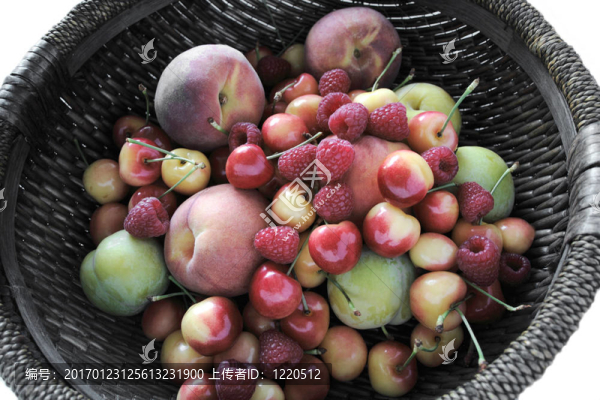 桃；李子；覆盆子；雷尼爾櫻桃