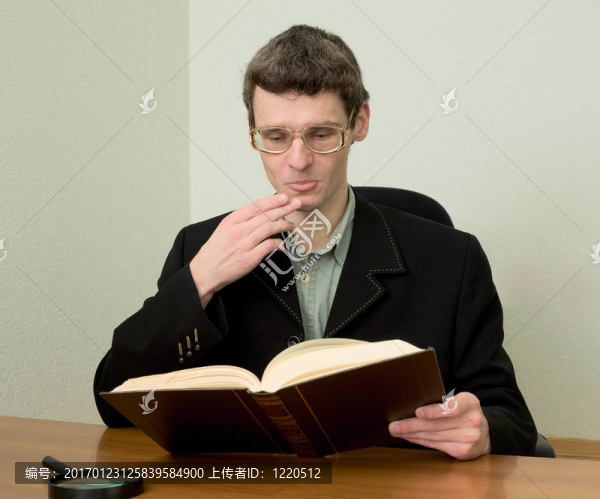 人在eyegasses讀的書