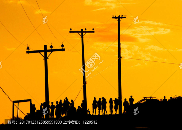 夕陽下的人群