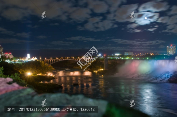 月光下的尼亞加拉河-匯圖網(wǎng) www.fosd68.com 月光下的尼亞加拉河