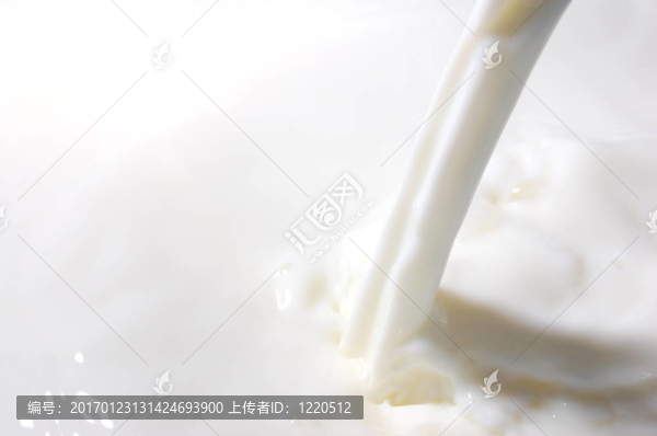 飛濺的牛奶