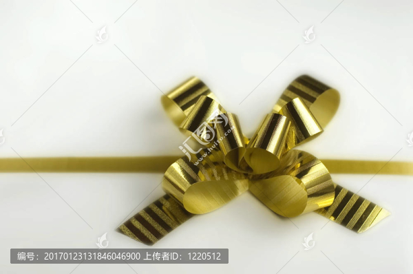 金色絲帶的禮物