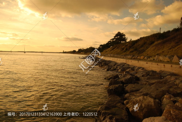 岸邊