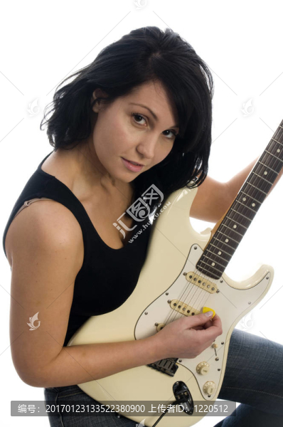 性感的女人彈吉他
