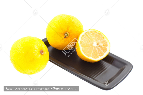 兩個有一半的檸檬