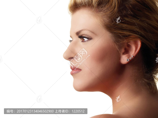 豐滿漂亮金發(fā)女人的側(cè)面畫像