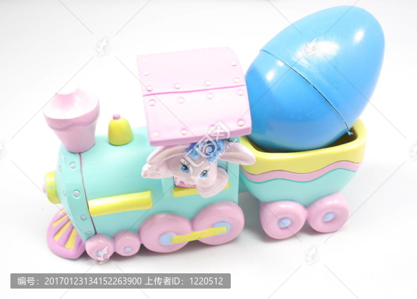 玩具復(fù)活節(jié)火車和雞蛋。