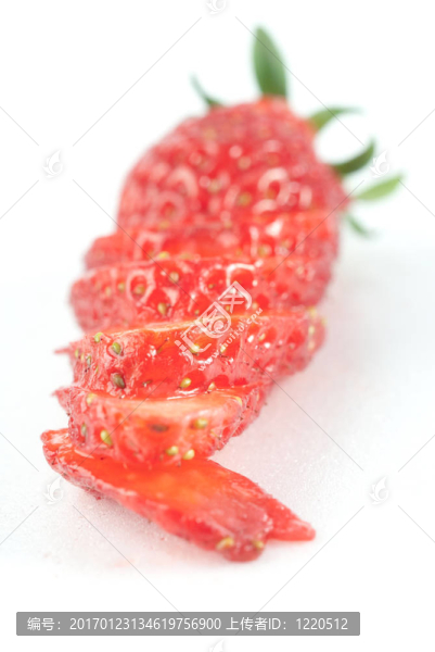 White上的草莓