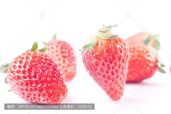 White上的草莓