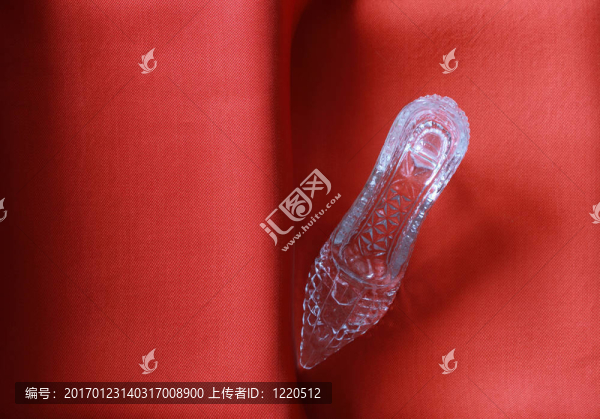 紅色玻璃拖鞋