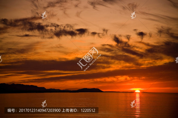 胡安·德富卡海峽的日落